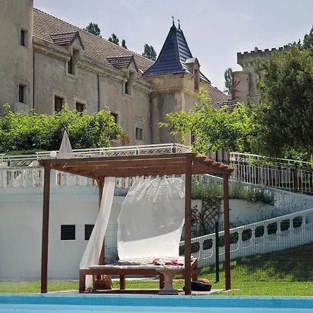 Chateau De Fontager Hotel
