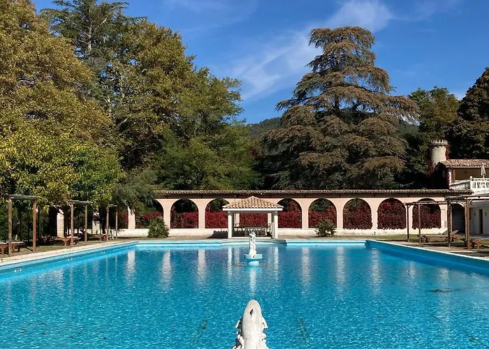 Chateau De Fontager Serves-sur-Rhône