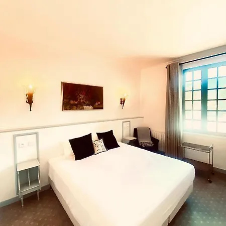 Chateau De Fontager Hotel