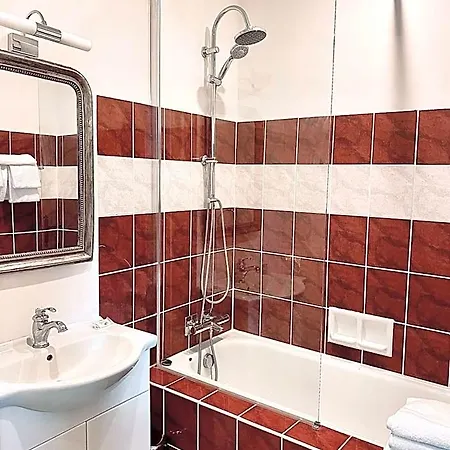 Chateau De Fontager Hotell Serves-sur-Rhône