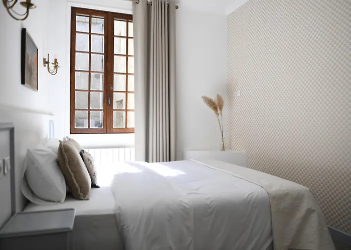Chateau De Fontager 3*
