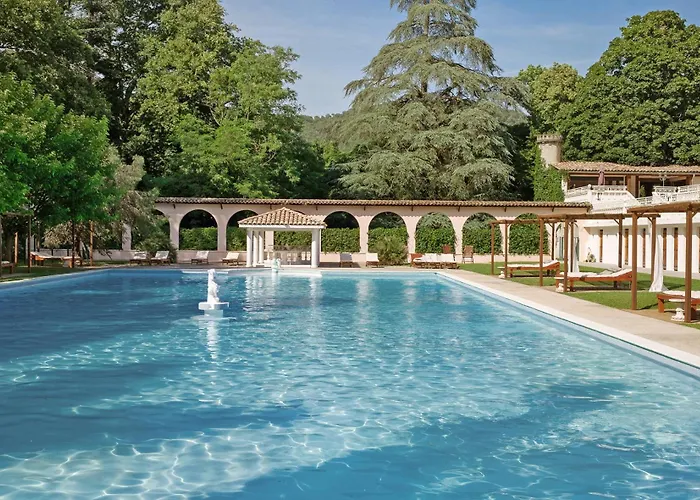 Chateau De Fontager 3*