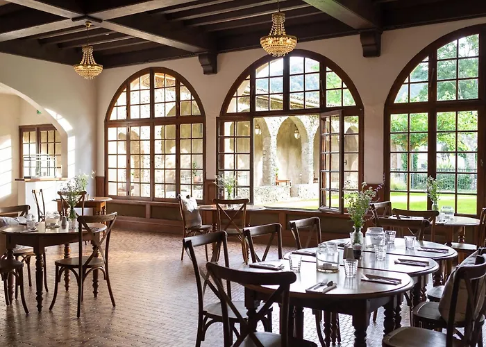 Hotel Chateau De Fontager 3*