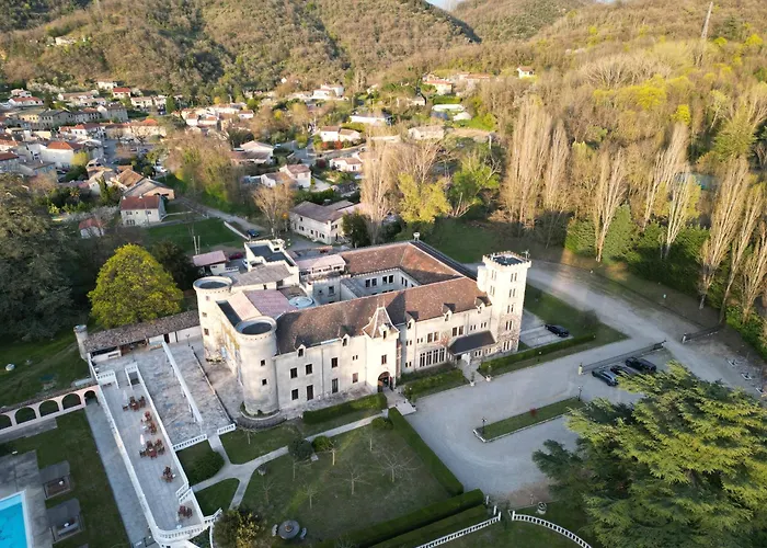 Chateau De Fontager 3*